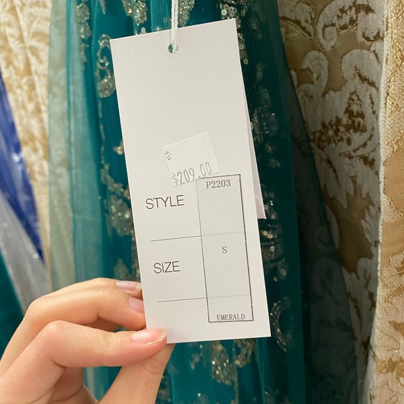 Prom Dress - Picture 2 of 5